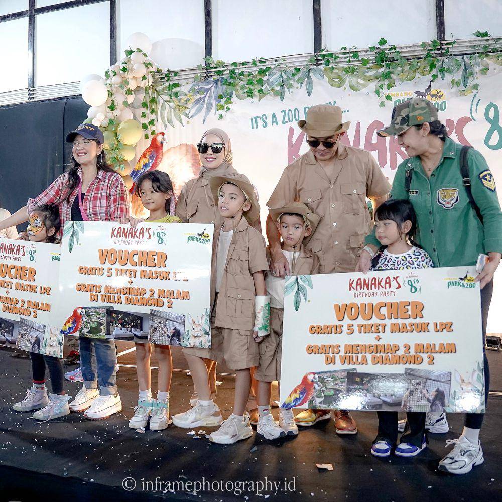 potret Tya Ariestya bagi-bagi doorprize di ulang tahun sang anak (instagram.com/tya_ariestya)