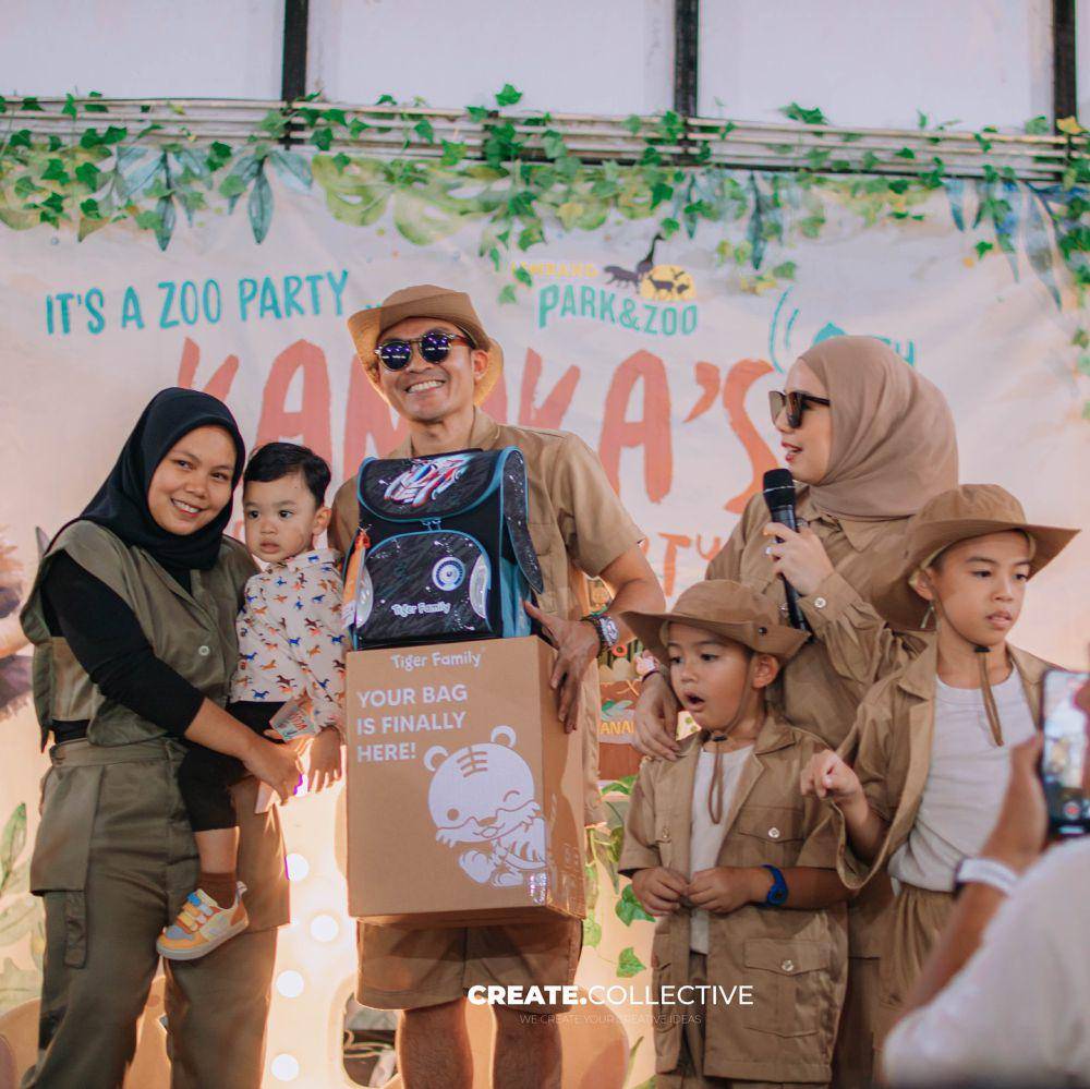 potret Tya Ariestya bagi-bagi doorprize di ulang tahun sang anak (instagram.com/tya_ariestya)
