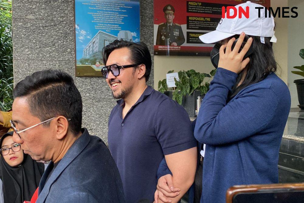 Memburu Sosok Pemeran Pria dalam Video Syur AD