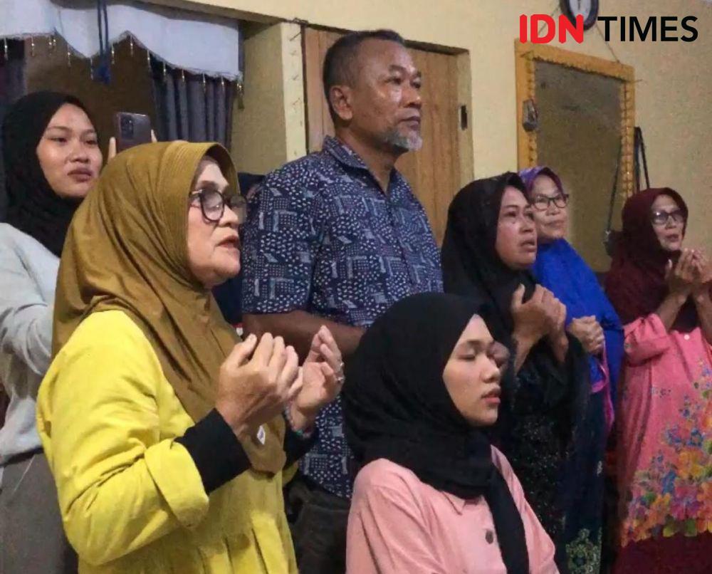 Ibu Veddriq Leonardo Sujud Syukur Usai Menyaksikan Kemenangan Anaknya