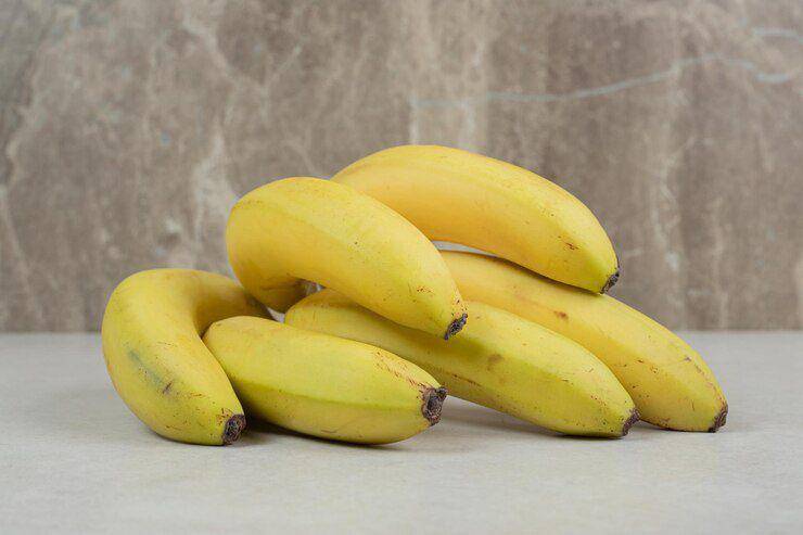 ilustrasi pisang matang (freepik.com/azerbaijan_stockers)