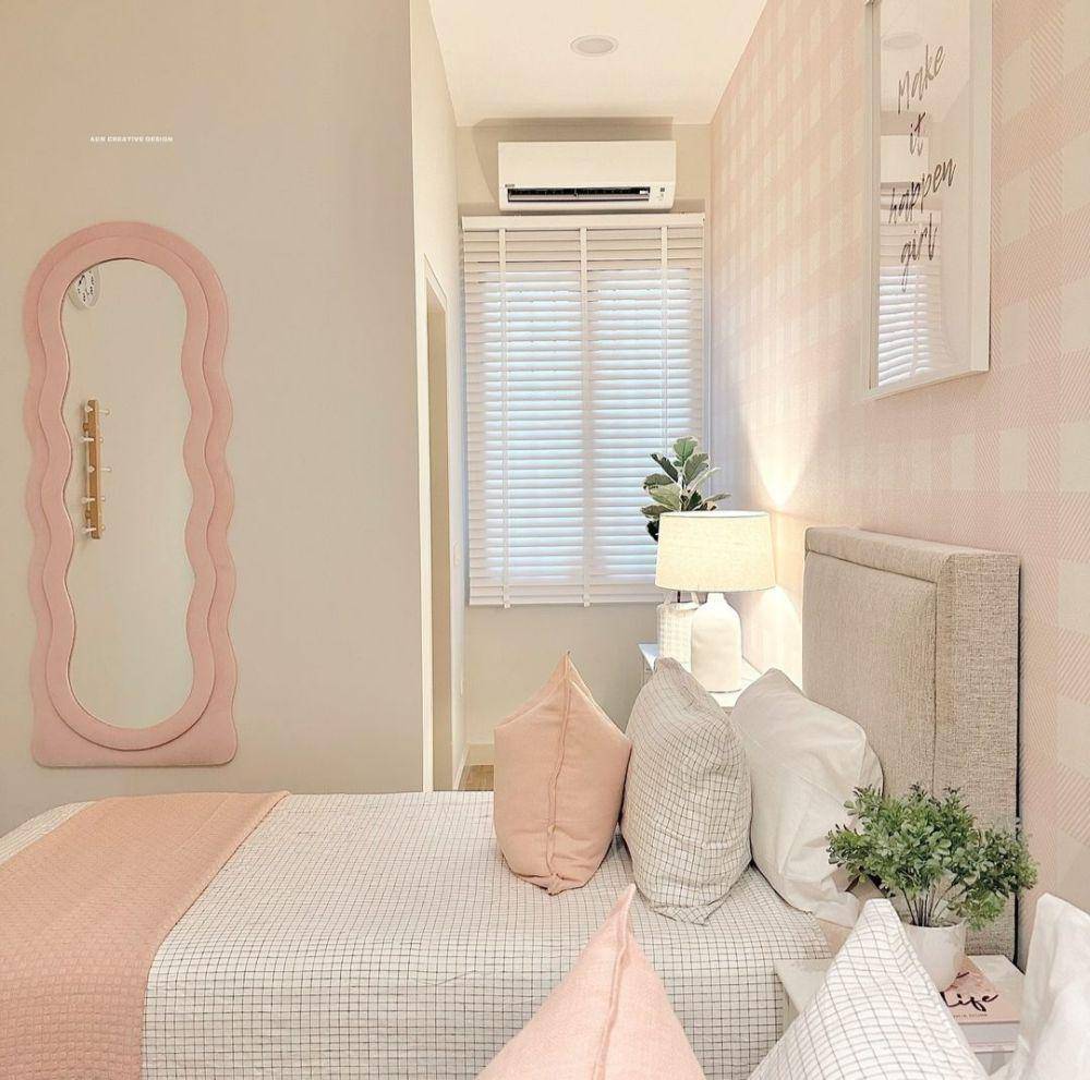 cat dinding warna soft pink (instagram.com/anrcreativedesign)
