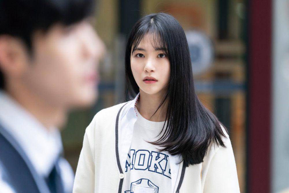 still cuts Shin Ye Eun dalam drakor Revenge of Others (instagram.com/dinseypluskr)