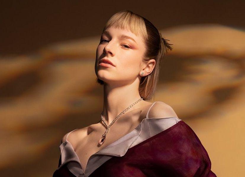Alasan Hunter Schafer Putus dari Dominic Fike, karena Diselingkuhi