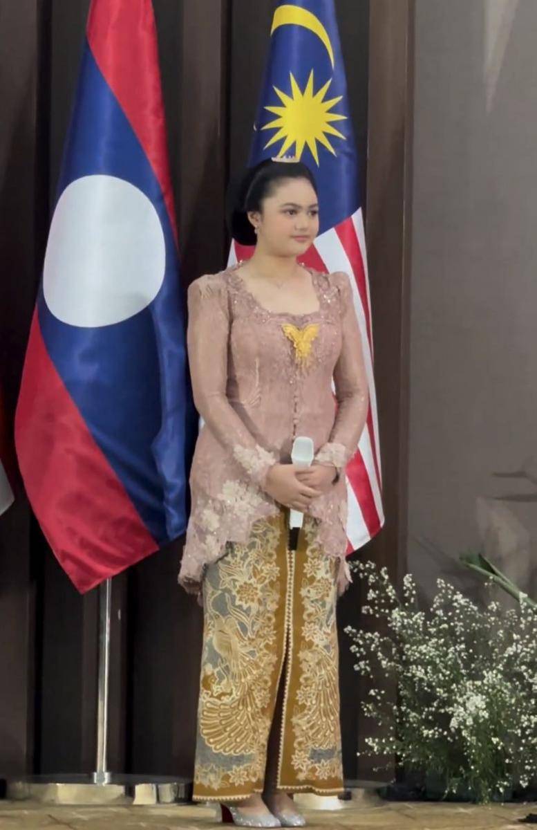 potret Amora Lemos di HUT ASEAN ke-57 (Instagram.com/krisdayantilemos)