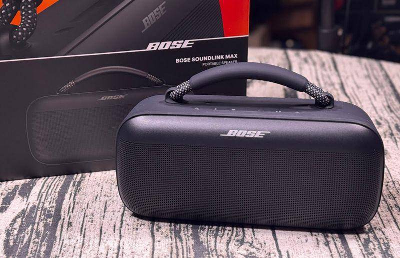 Bose SoundLink Max (youtube.com/Flossy Carter)