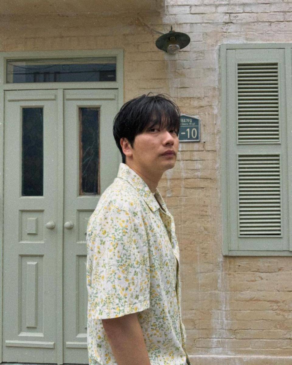 Lee Dong Hwi (instagram.com/dlehdgnl)