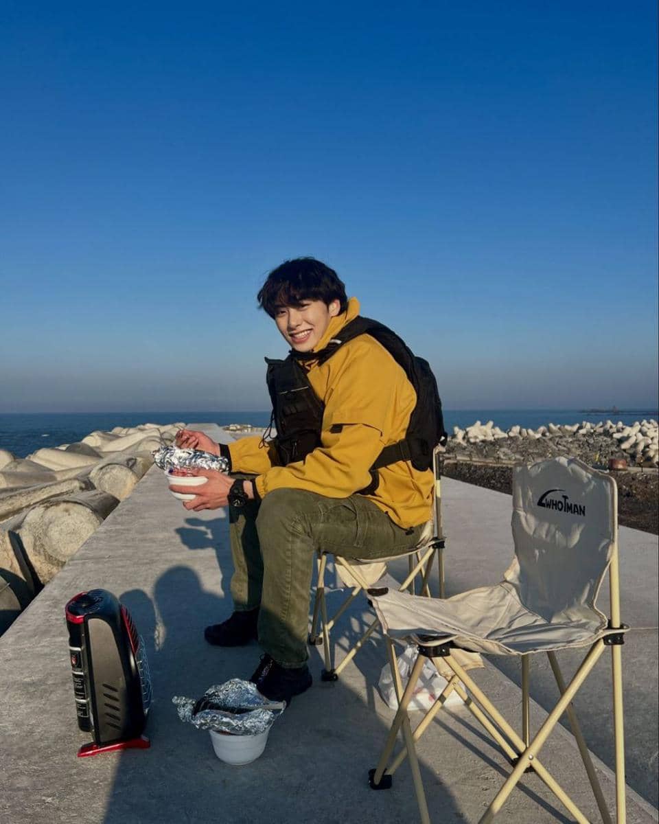 potret Lee Won Jung dibalik layar Serendipity's Embrace (instagram.com/jung_or_)