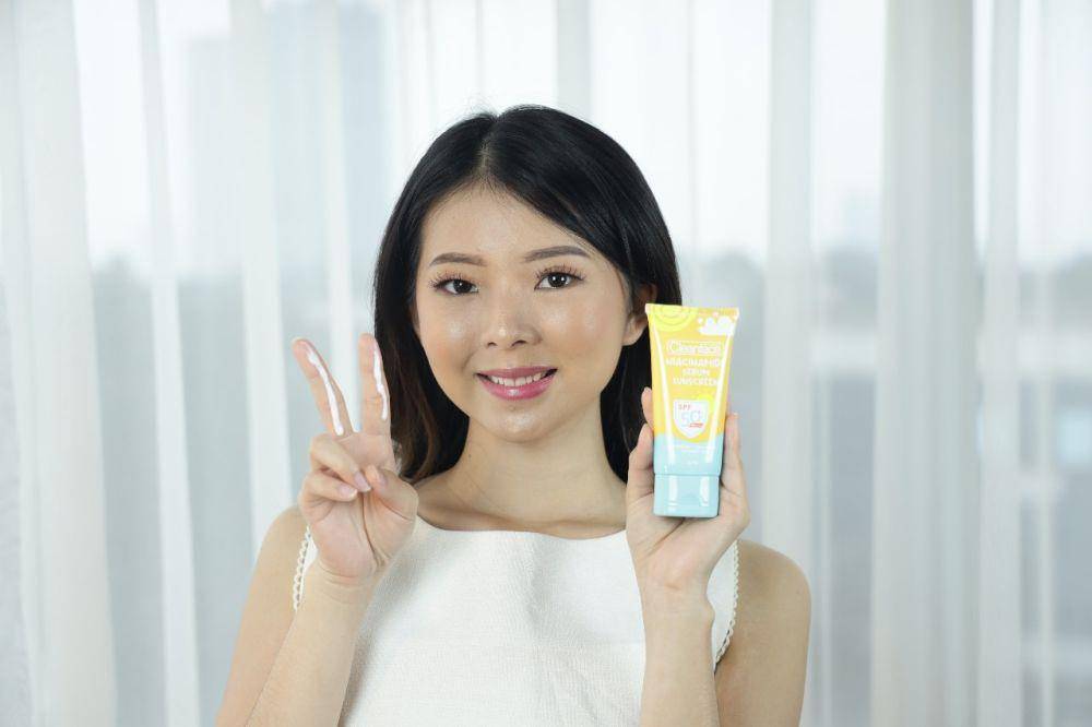 ilustrasi menggunakan sunscreen (dok. CleanFace)