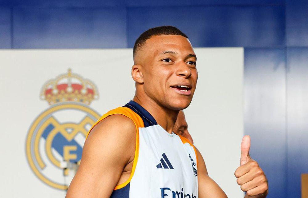 Potret latihan perdana Kylian Mbappe di Real Madrid. (x.com/@realmadrid).