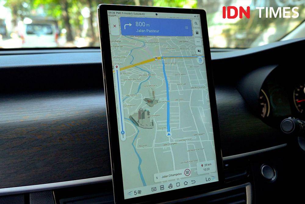 Mobil BYD M6 (IDN Times/Alya Achyarini)