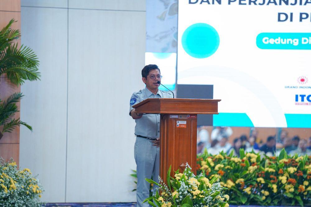 Pemprov) DKI Jakarta menandatangani Kesepakatan Bersama (KB) dan Perjanjian Kerja Sama (PKS) dengan 12 Gerai Samsat yang terletak di pusat perbelanjaan di lima wilayah kota administrasi DKI Jakarta. (dok. Bapenda)
