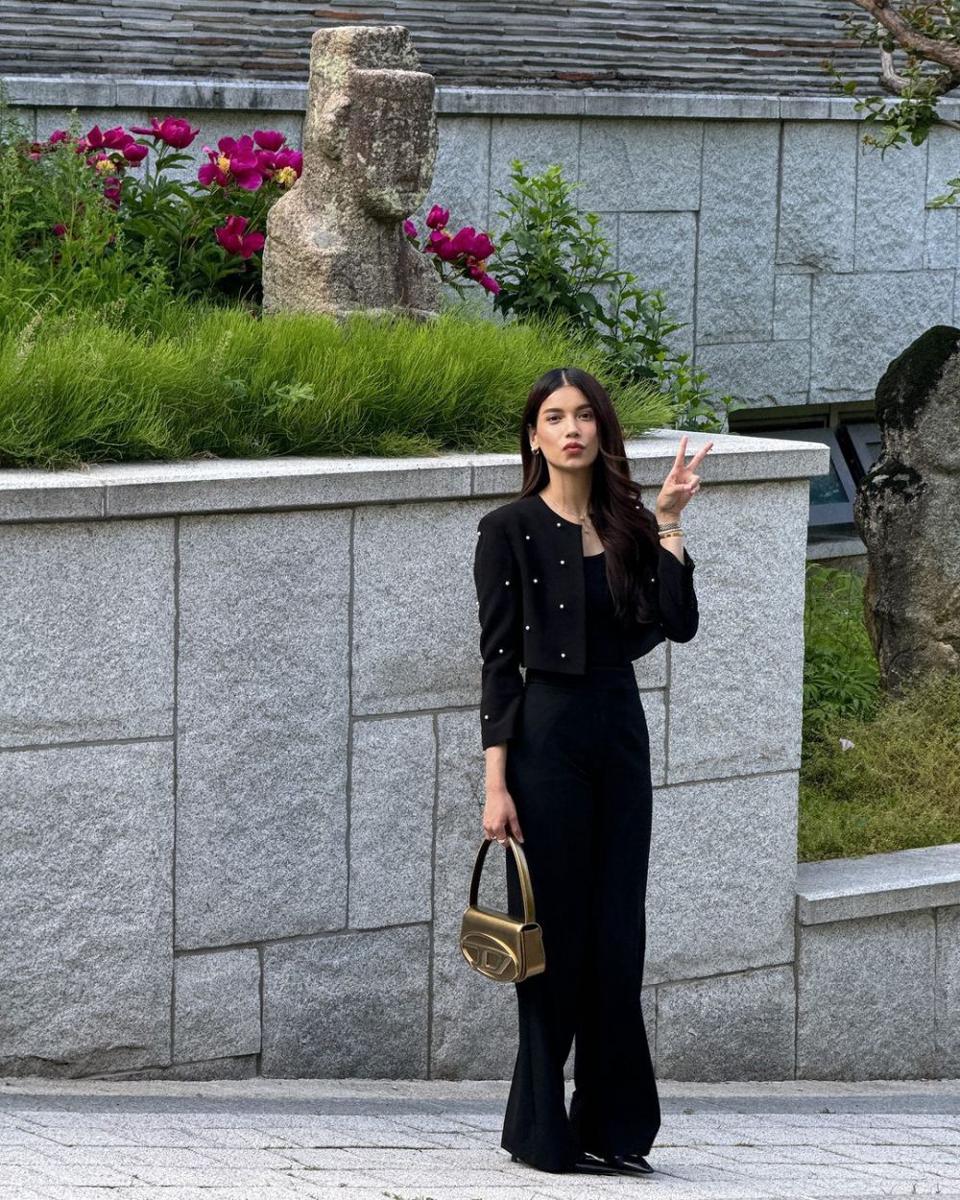 outfit Sabrina Chairunnisa (instagram.com/sabrinachairunnisa_)