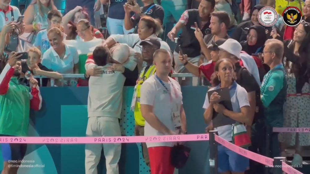 potret Rizki Juniansyah peluk haru ibunda (instagram.com/timindonesiaofficial)