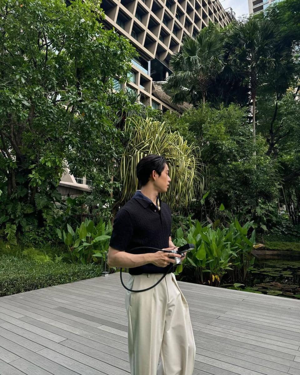 potret outfit traveling ala Est Supha (instagram.com/est_rvp)