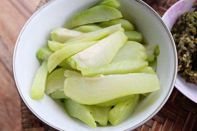 Resep Labu Siam Kukus dan Sambal Goreng untuk Lalapan
