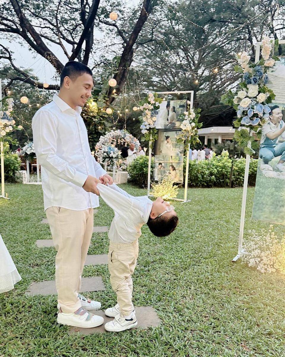 potret Anissa Aziza dan keluarga kondangan bareng (instagram.com/anissaaziza)