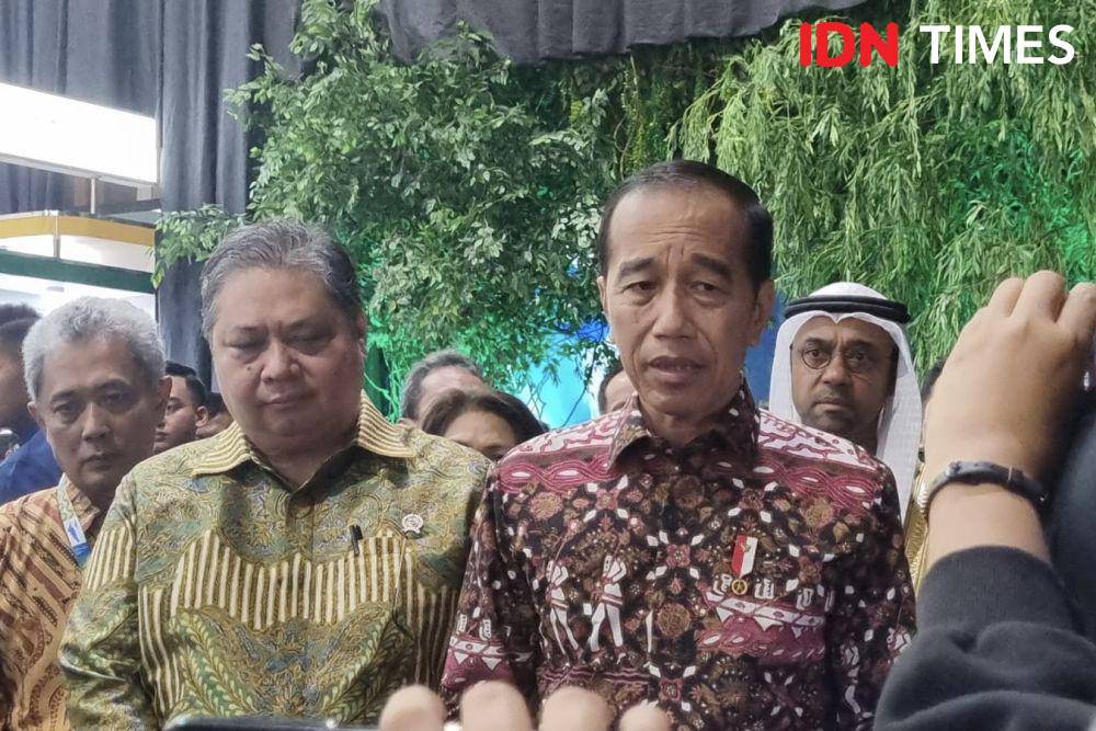Presiden Jokowi di acara penyerahan SK TORA dan Peninjauan Expo Festival LIKE 2 Jakarta Convention Center (IDN Times/Ilman Nafi'an)
