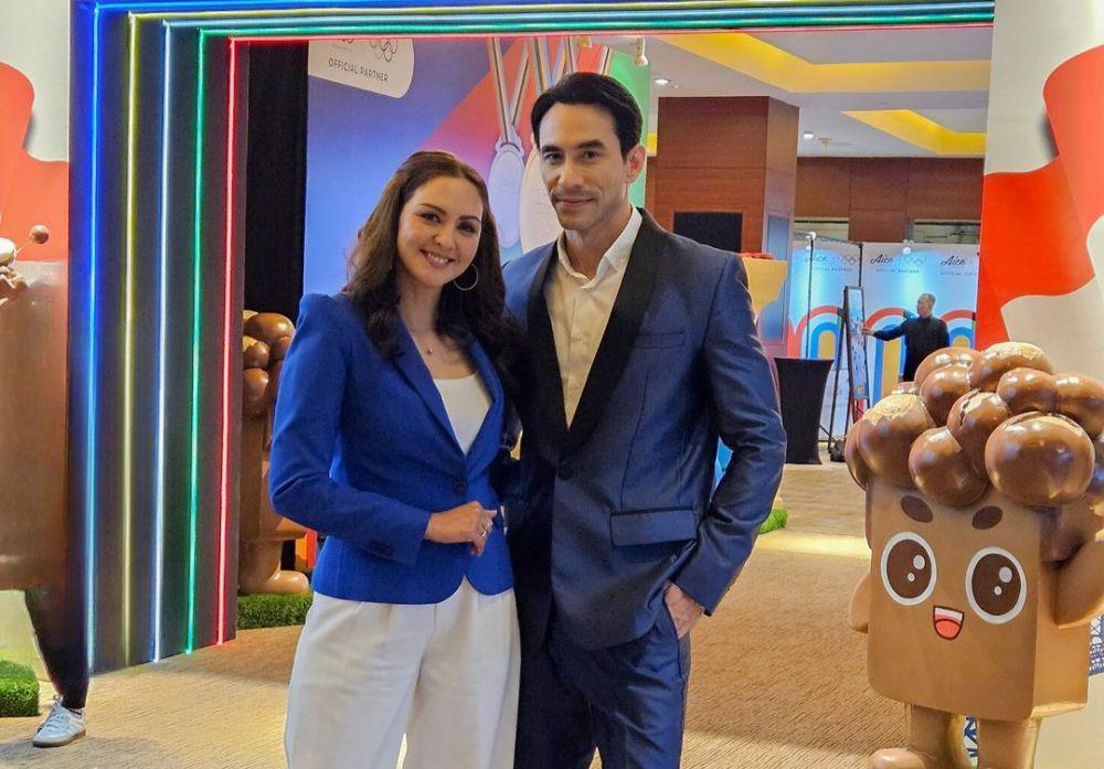 Seni Memahami Kekasih ala Darius Sinathrya dan Donna Agnesia