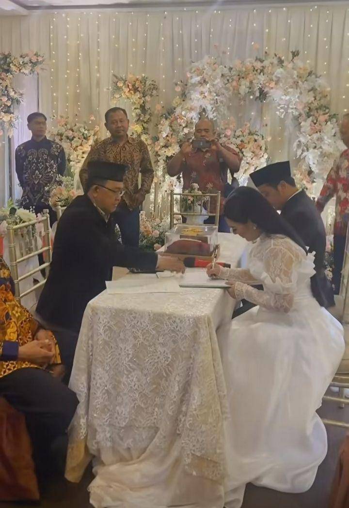 Akad nikah Weni DA (dok. @torry_tm via instagram.com/da3_weni)
