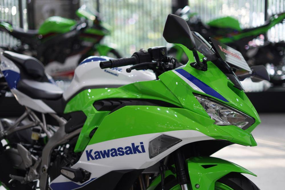 Kawasaki Indonesia Bawa Ninja ZX-25RR 40th Anniversary, Dijual Berapa?
