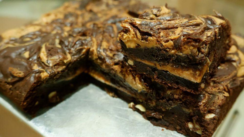 Resep Brownies Batik Kukus ala Chef Devina Hermawan, Nyoklat Banget!