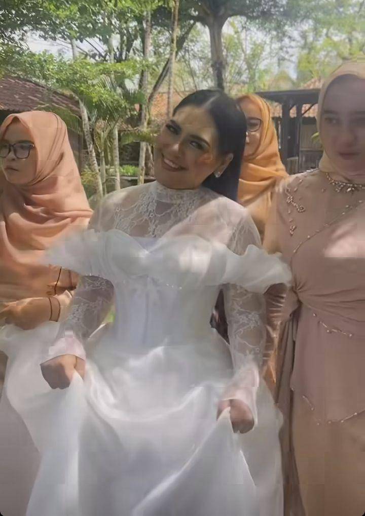 Akad nikah Weni DA (dok. @torry_tm via instagram.com/da3_weni)
