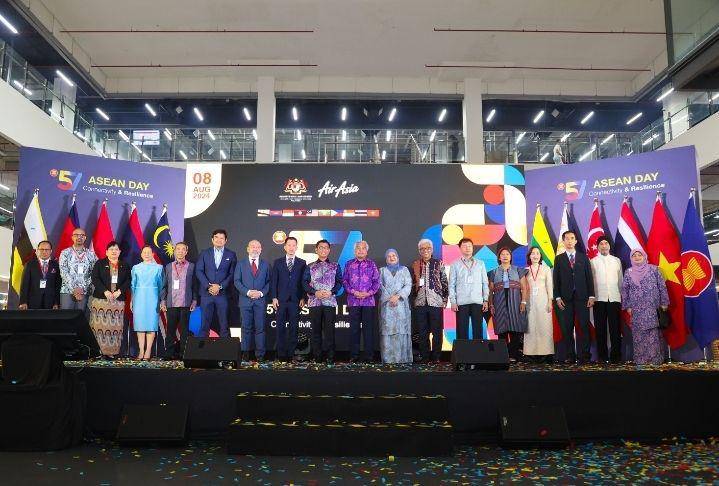 AirAsia di ASEAN Day ke-57 di RedQ, KLIA Terminal 2, Malaysia, Kamis (8/8/2024). (Dok. AirAsia)