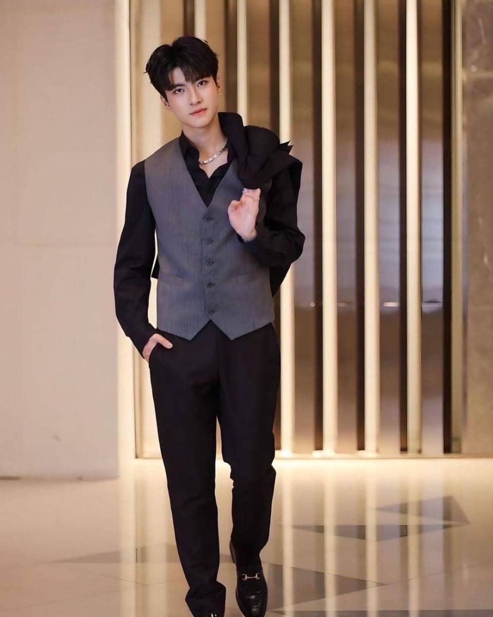 layering outfit ala Mac Nattapat (instagram.com/nattapatmac)