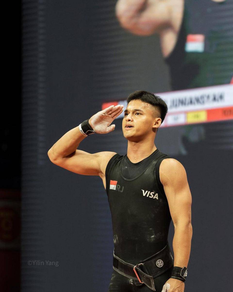 Rizki Juniansyah, atlet angkat besi Indonesia (instagram.com/squat_jerk_journalist)