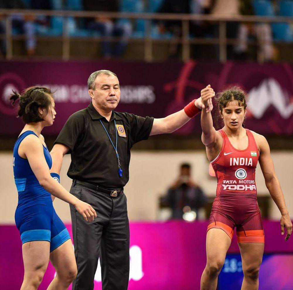 Vinesh Phogat (kanan) (instagram.com/geetaphogat)