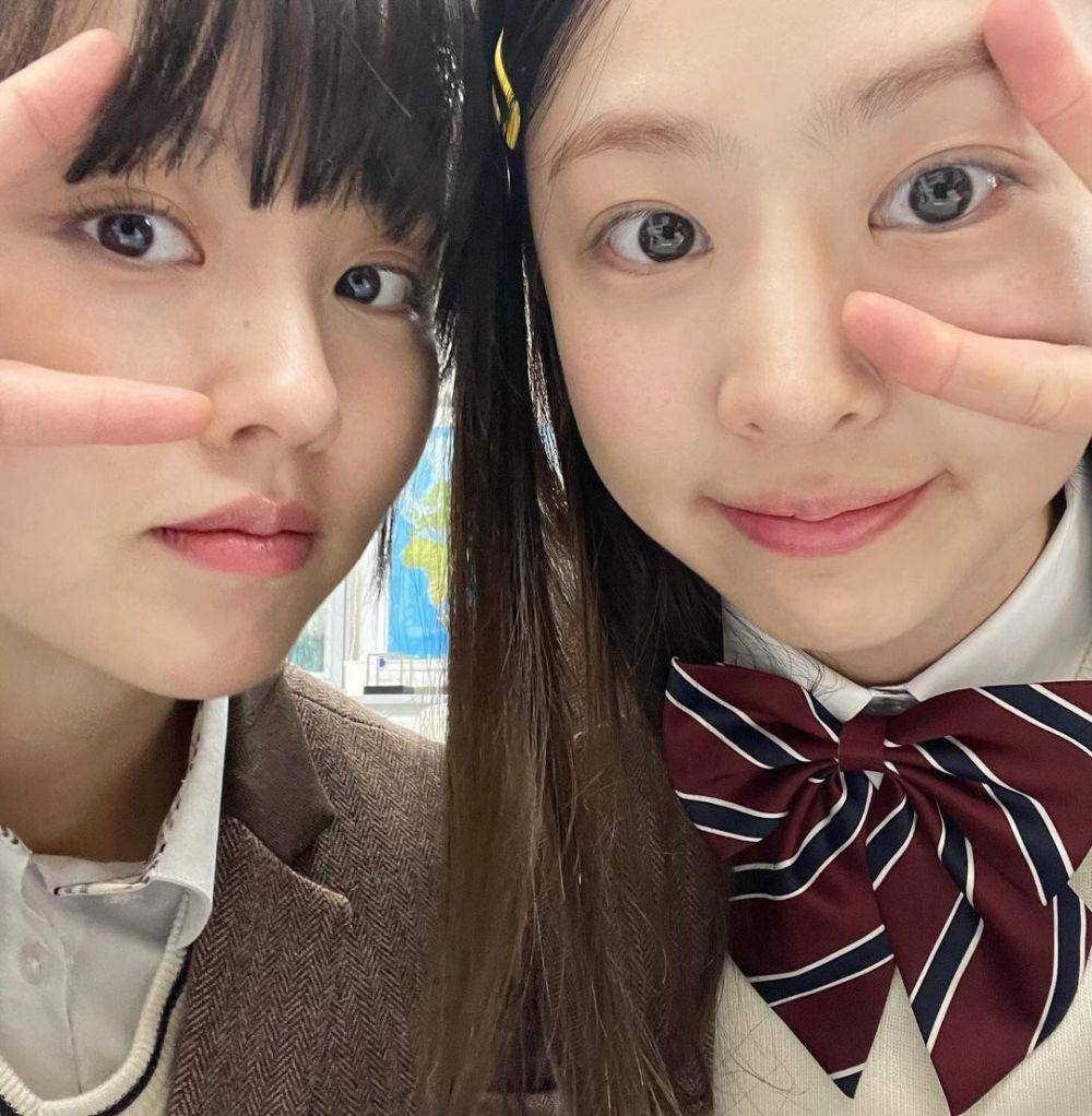 Kim So Hyun dan Kim Da Som di balik layar drama Serendipity's Embrace (instagram.com/som0506)