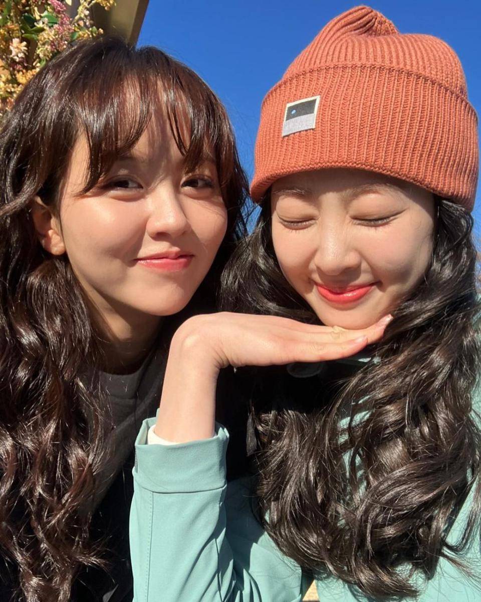 Kim So Hyun dan Kim Da Som di balik layar drama Serendipity's Embrace (instagram.com/wow_kimsohyun)