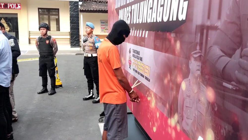 Tersangka pencuri tembakau di Tulungagung. IDN Times/ Bramanta Pamungkas