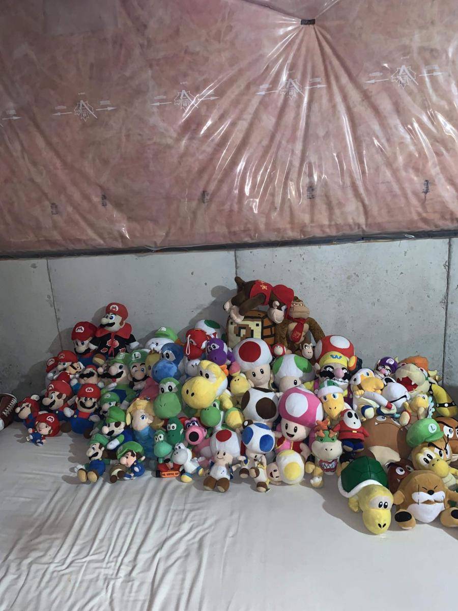 potret koleksi boneka Mario Bros. (reddit.com/user/Beautiful_Fishing569)