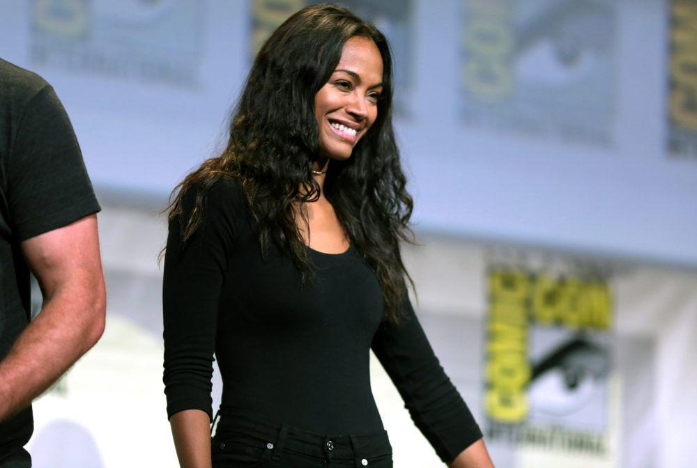 Zoe Saldana di San Diego Comic Con International 2016, untuk mempromosikan Guardians of the Galaxy Vol. 2, di San Diego Convention Center di San Diego, California (commons.wikimedia.org/Gage Skidmore)
