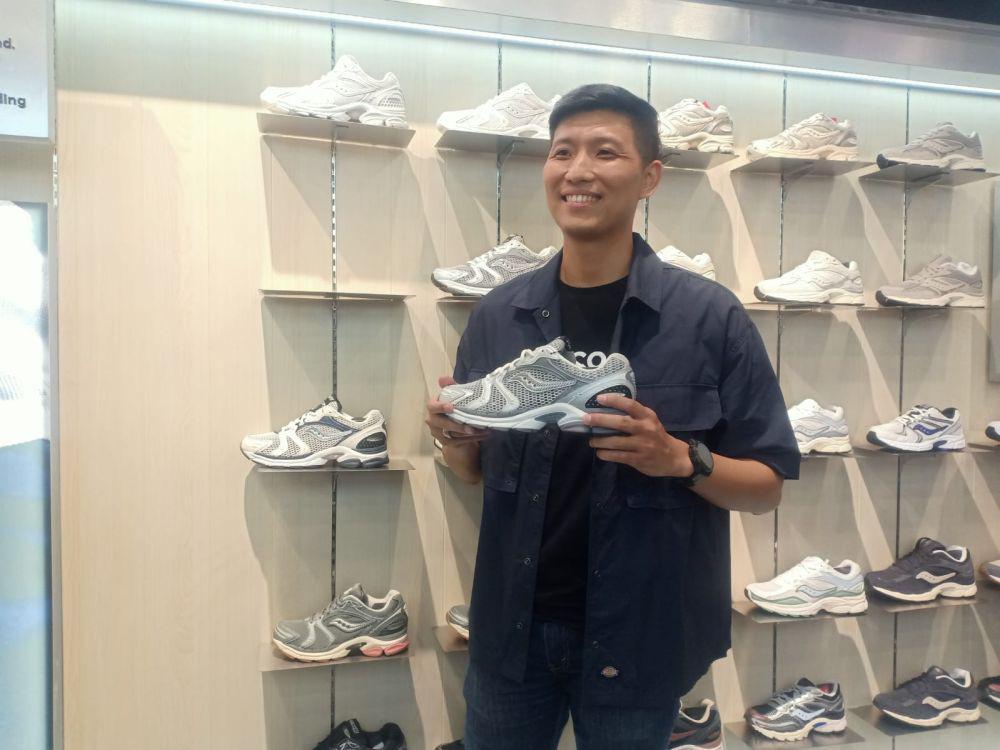 Kegiatan Olahraga Lari Makin Populer Berdampak pada Penjualan Sepatu