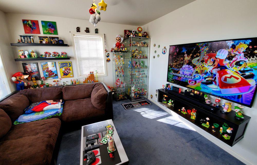 8 Koleksi Unik Bertema Super Mario, Satu Ruangan Penuh dengan Mario!