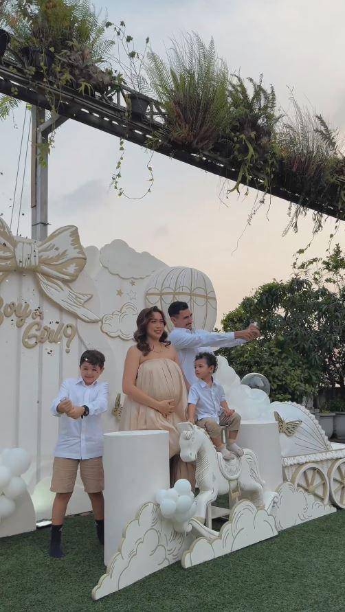 gender reveal Jessica Iskandar (Instagram.com/farahcarpetsofficial)