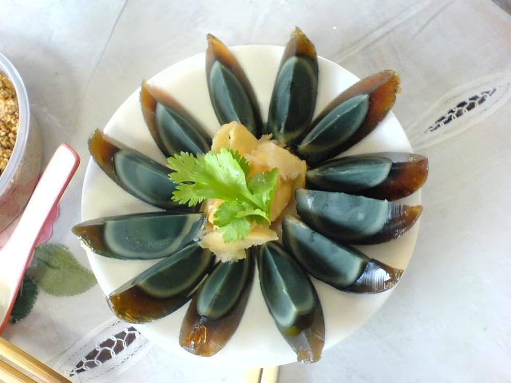 ilustrasi century eggs (commons.wikimedia.org/irrational_cat)