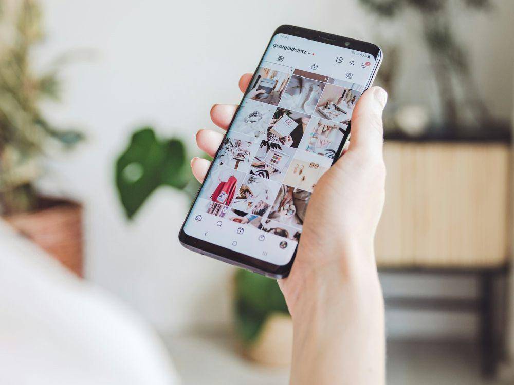 ilustrasi selebgram. (unsplash.com/Georgia de Lotz)