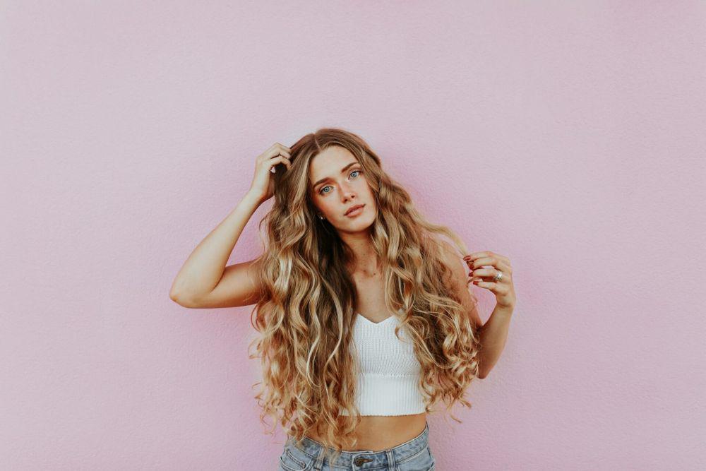 ilustrasi rambut sehat (unsplash.com/averie woodard)