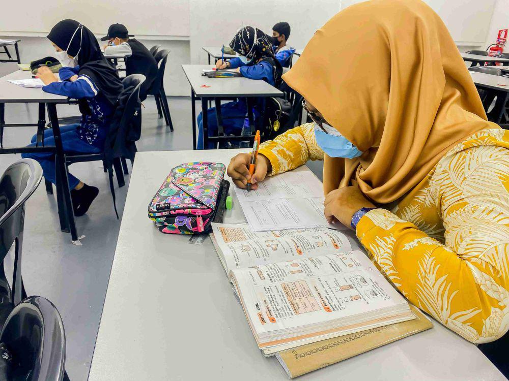 Mahasiswa Belajar (pexels.com/GobeeSakthi)
