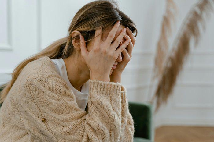 6 Efek Trauma yang Jarang Banget Kamu Sadari