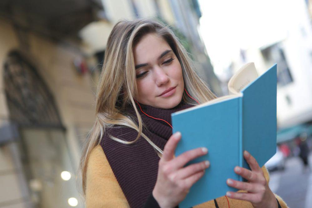 3 Rekomendasi Buku Best Seller untuk Mengatasi Rendah Diri