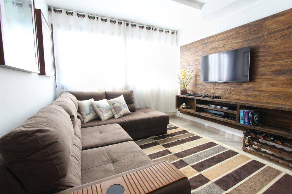 ide dekorasi menata desk tv di ruang keluarga (pexels.com/ Pixabay)