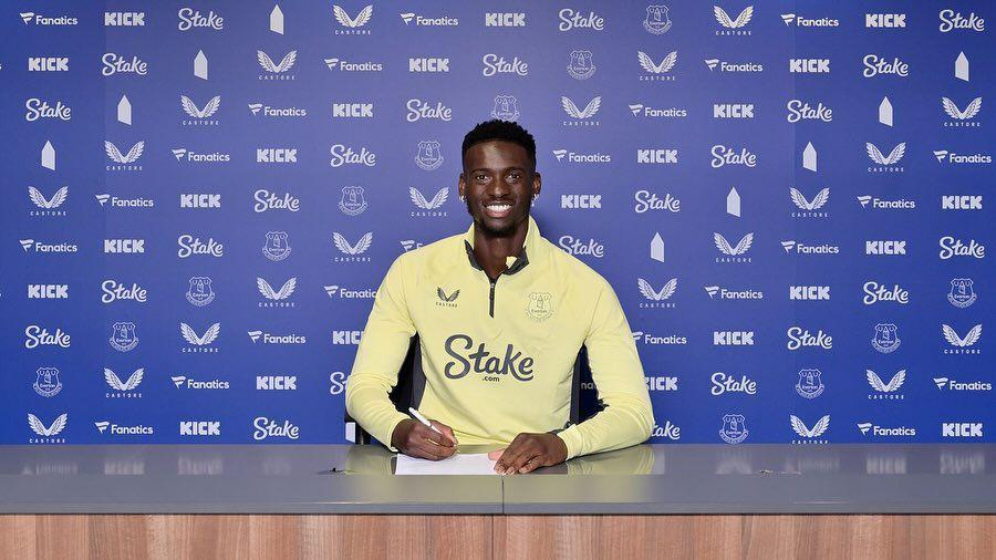 Tim Iroegbunam resmi bergabung dengan Everton. (instagram.com/tim.iro8)