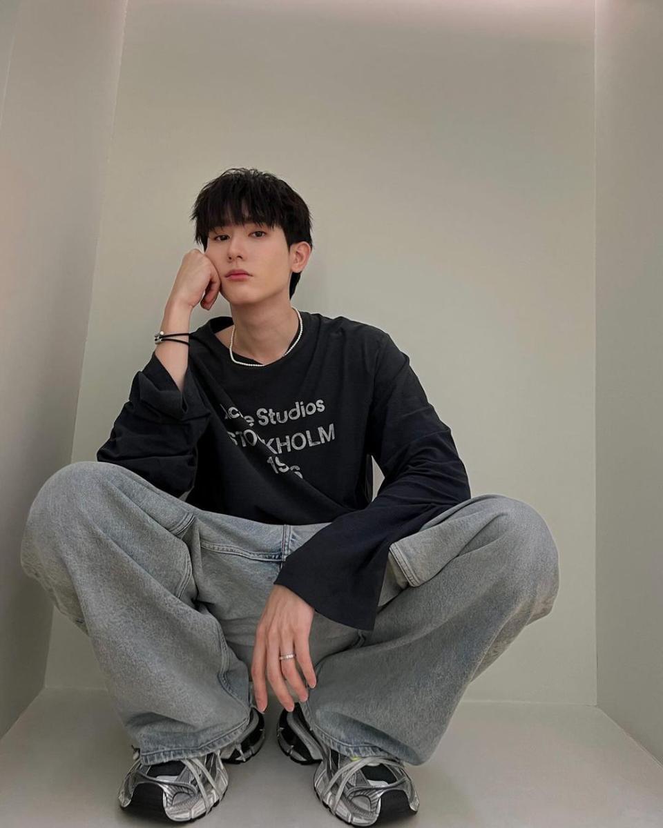 outfit celana oversized ala Book Kasidet (instagram.com/kasibook_)