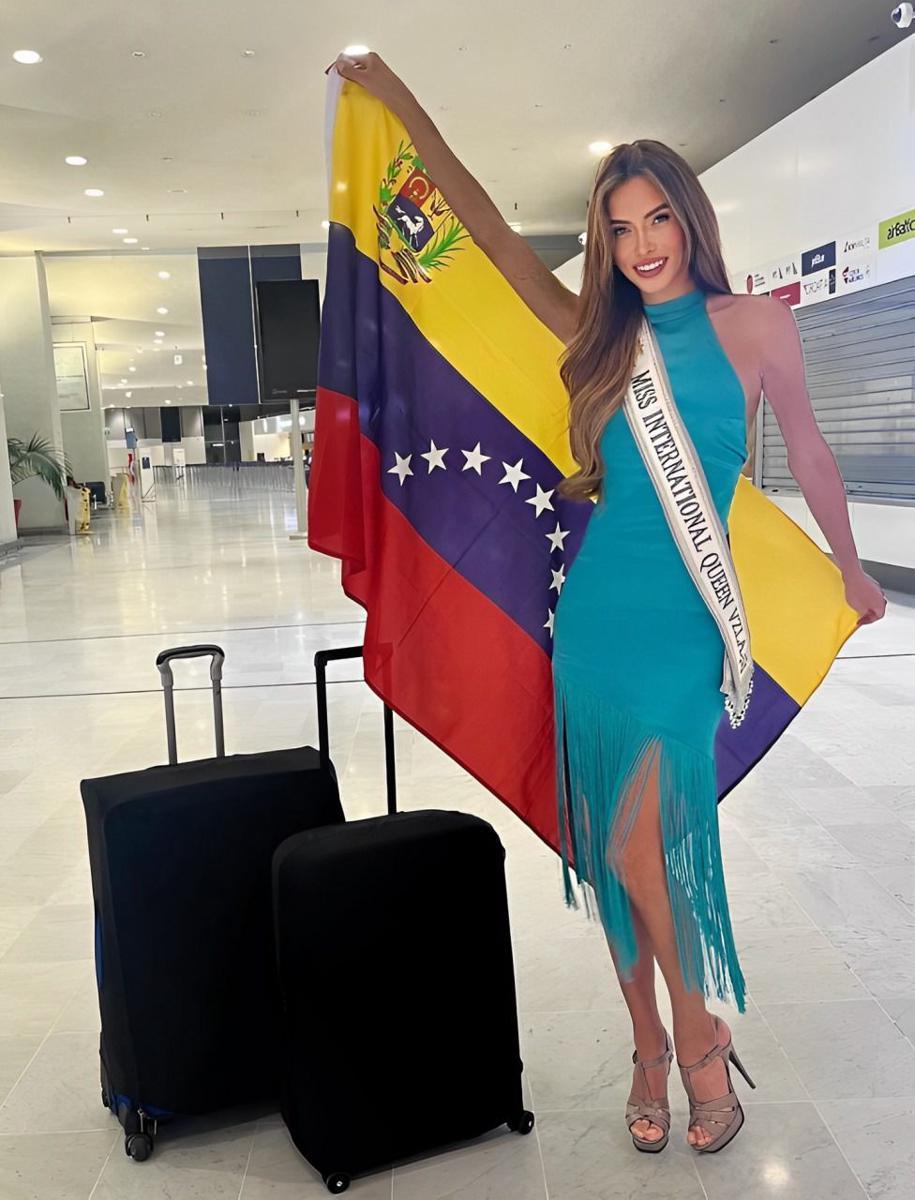 Potret Departure Finalis Miss International Queen 2024 ke Thailand (Instagram.com/shanazabala)