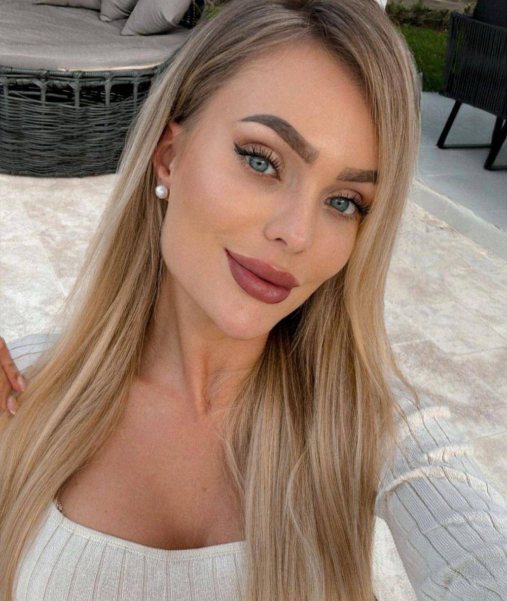 Pia Theissen (instagram.com/purepiaaa)